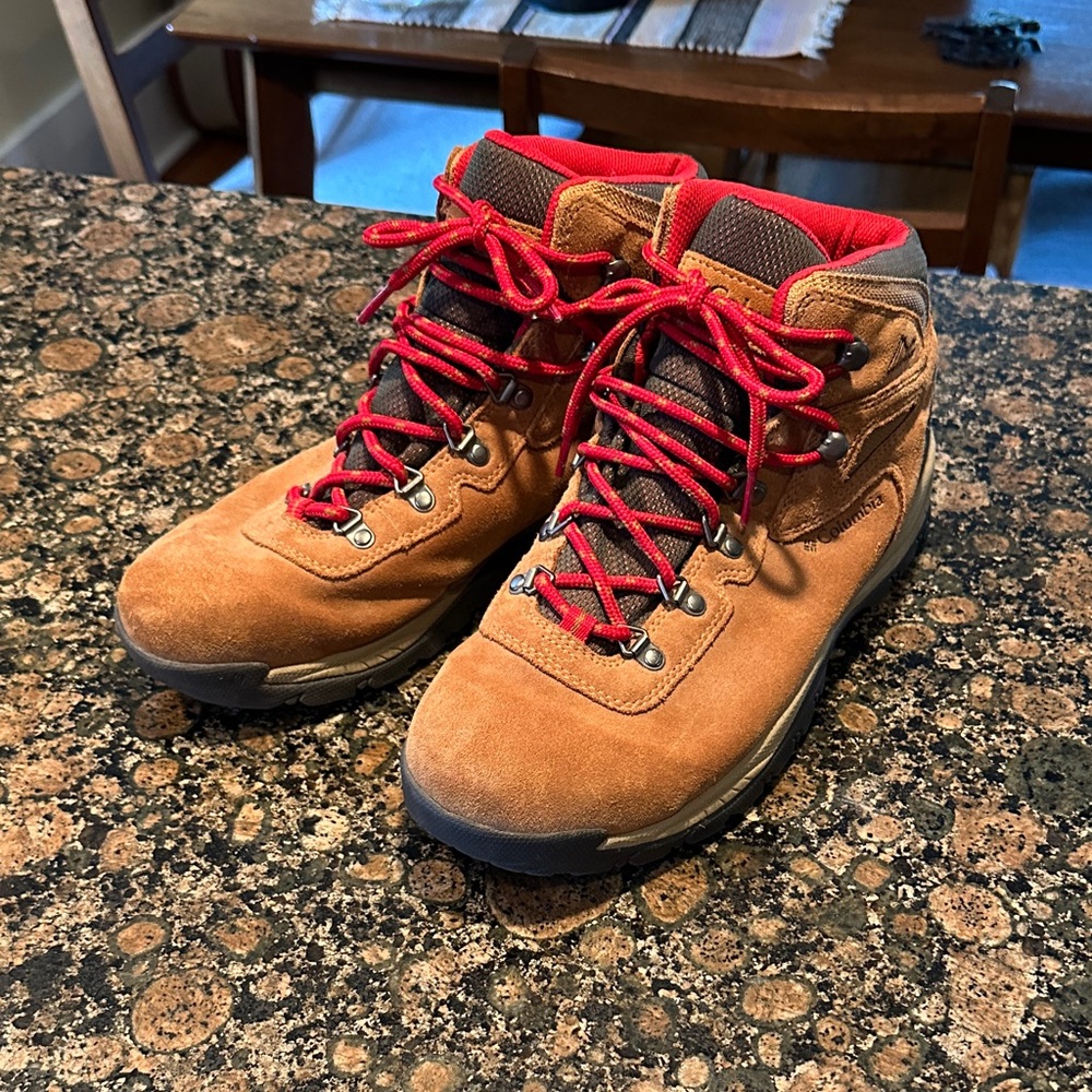 Women’s Newton Ridge™ Plus Waterproof Amped Hiking Boot